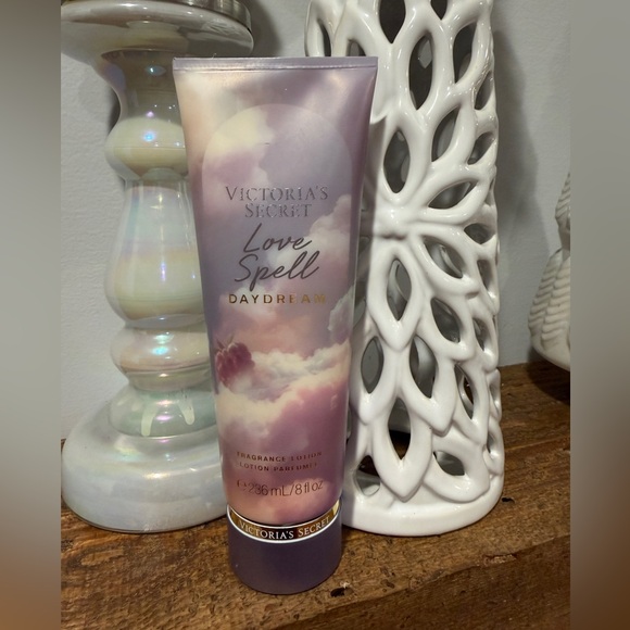 New! VS! - Picture 1 of 4